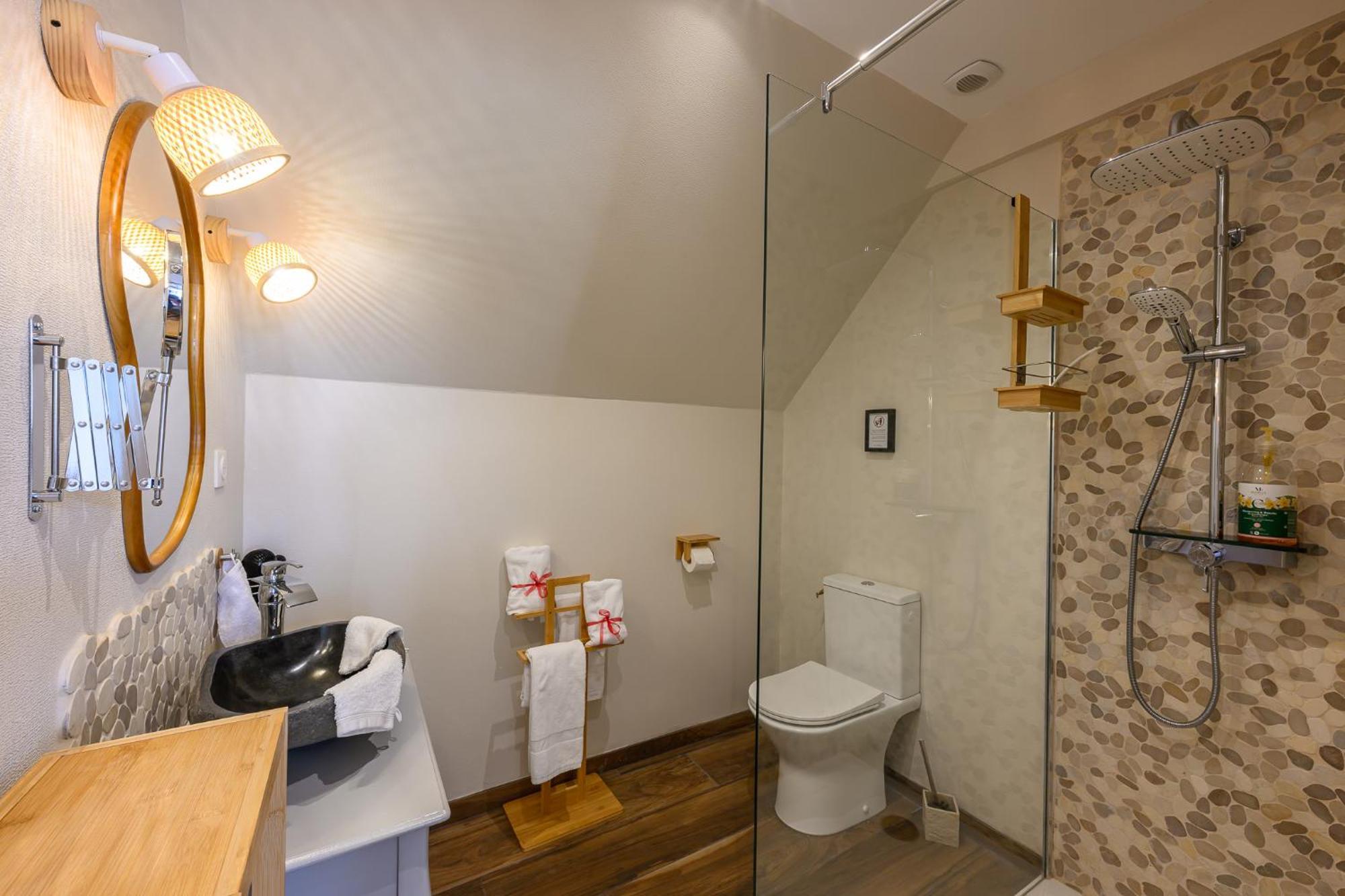 Les 13 Lavoirs D'Antan - Chambre Zen Attitude Saint-Pierre-Église Kültér fotó